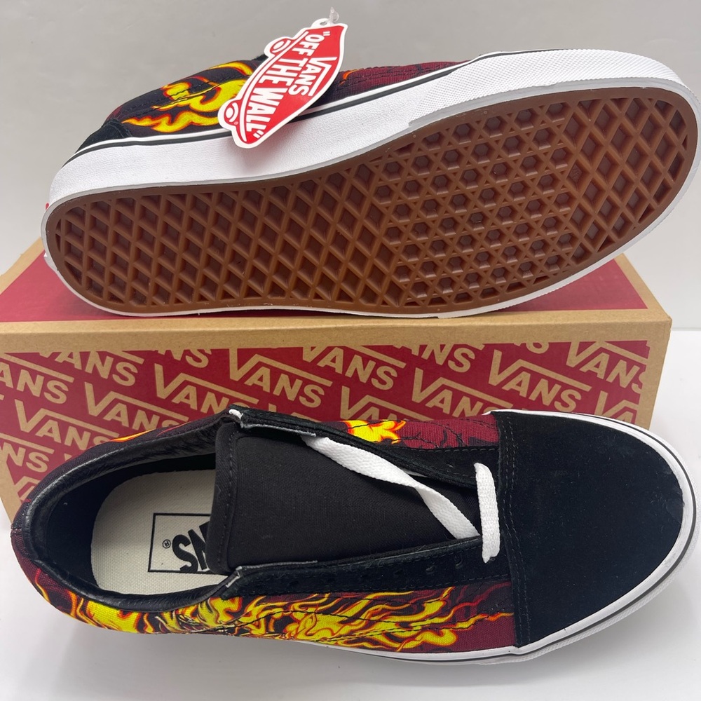 Vans WMNS Old Skool
(Samurai Rising)Black /True White Sneakers
VN0A3WKT44l - Picture 14 of 16